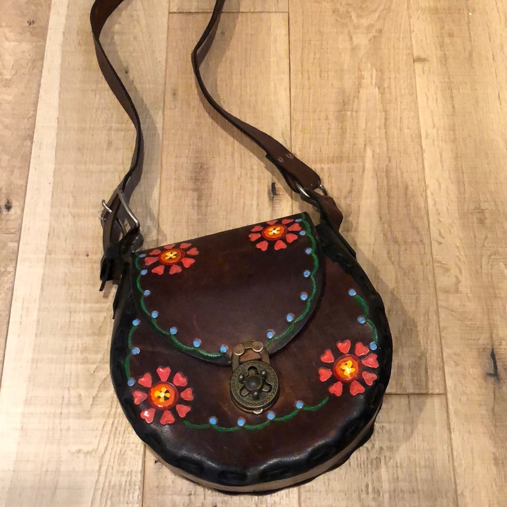 Vintage leather handmade shoulder bag